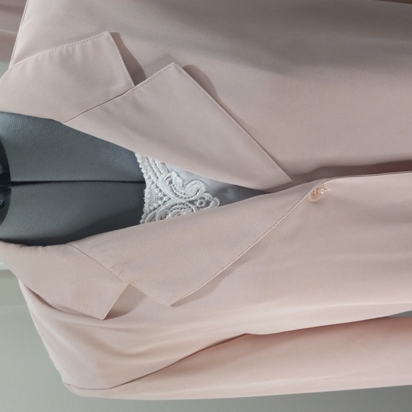 Sag Harbor Two Piece Suit W/ White Shell, Sz Med - Picture 2 of 9